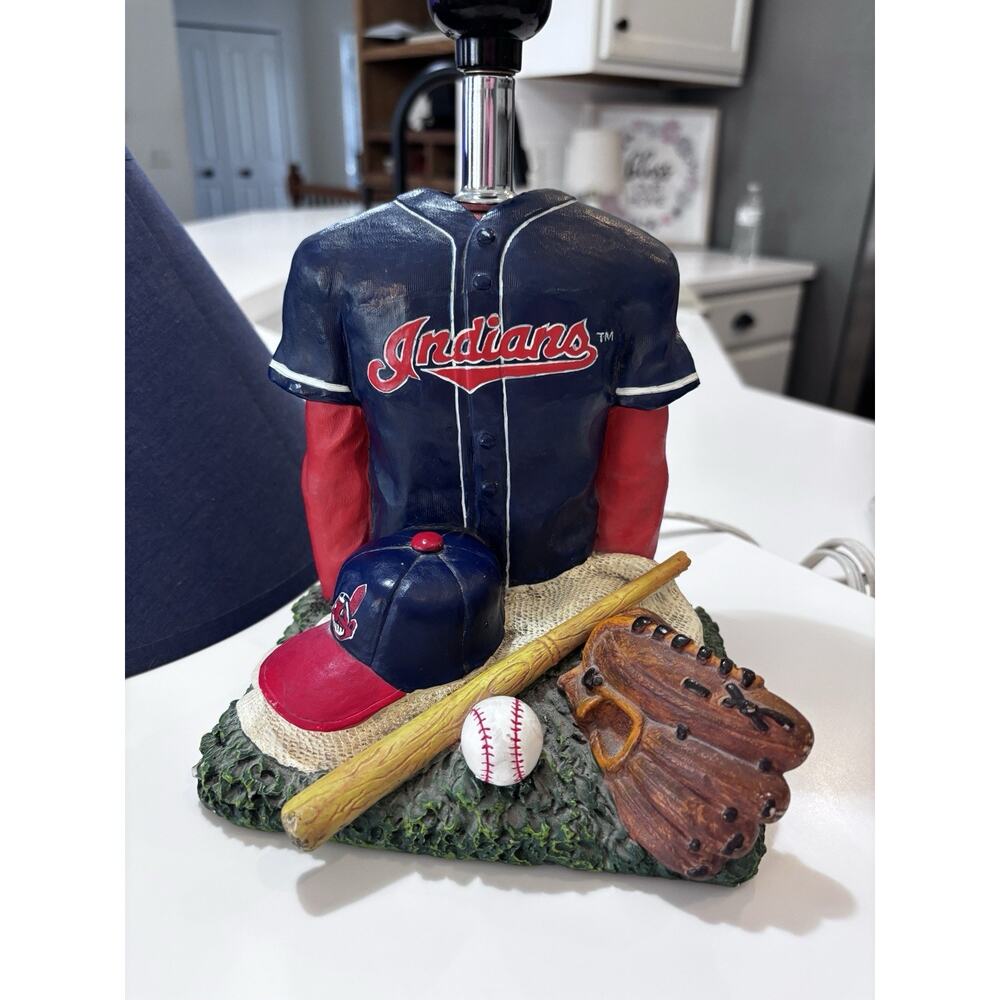 Vtg Cleveland Guardians Indians Baseball MLB Ceramic Table Lamp With Shade Works - Picture 3 of 7